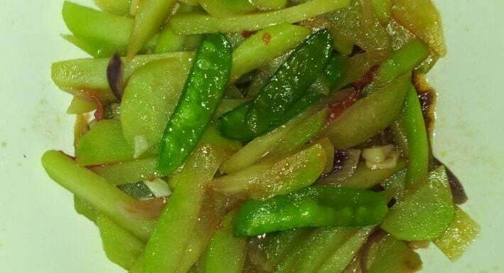 Sauteed Chicharo & Chayote with Oyster Sauce