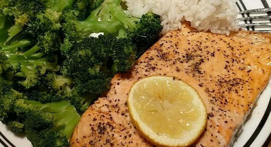 Lemon Baked Salmon & Steamed Broccoli