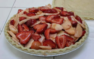 Apples & Strawberry Pie, Deliciously Fruity Pie Recipe