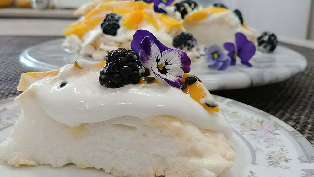 Vanilla-Flavored Pavlova Recipe